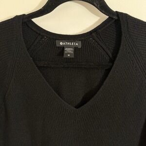 Athleta Women's Medium Black V-Neck Pullover Long Sleeve Sweater